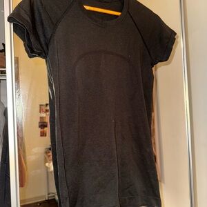 lululemon athletica Black Short Sleeve Tee